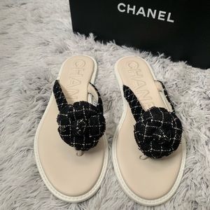 NWT- Ladies Chanel Thongs